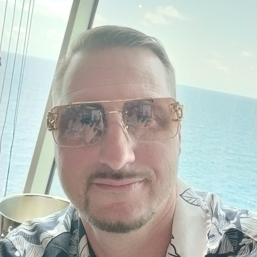 Meet your Posher, Laurence